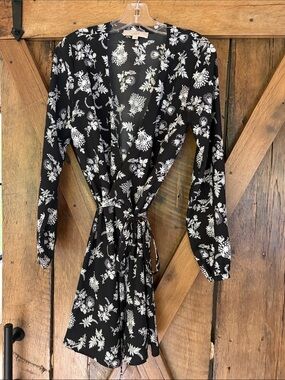 LOFT Size 2 Women's Floral Print Black & White Long Sleeve Wrap Dress